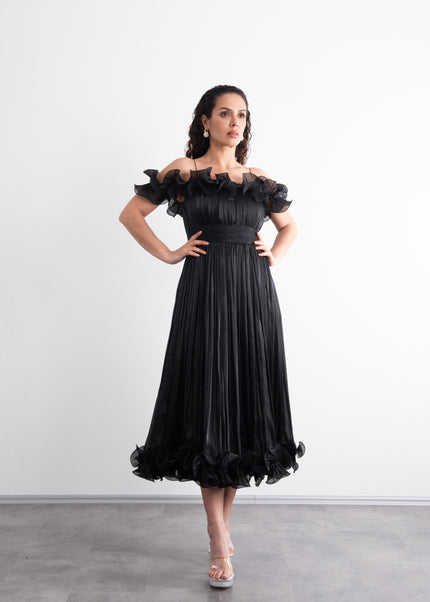 Straplez İnce İp Askılı Pilise Detaylı Midi Elbise